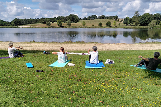 Pilates_WithAView_StGervais_63 Séance de Pilates en extérieur à l'Etang Philippe à Saint-Gervais d'Auvergne